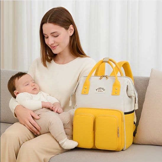 Maman et bébé avec Sac à dos à langer blanc-jaune
